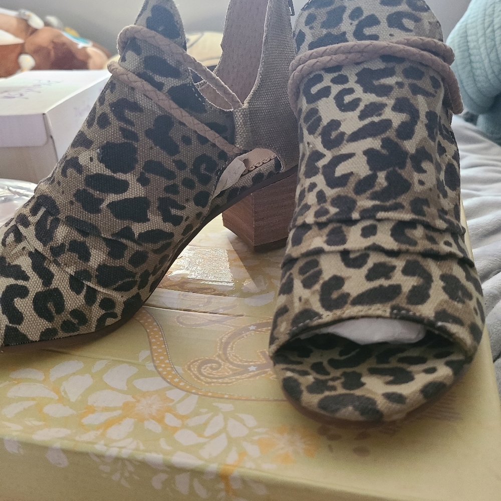 Very G Sillian open toed heels